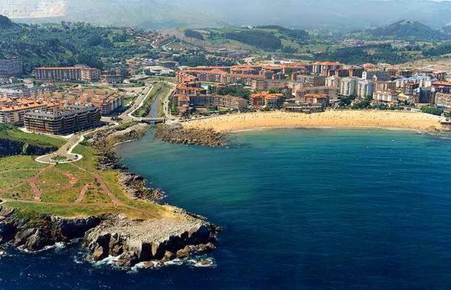 Precioso Apartamento Con Terraza, Pistas De Padel Y Piscinas Apartment Castro Urdiales Luaran gambar